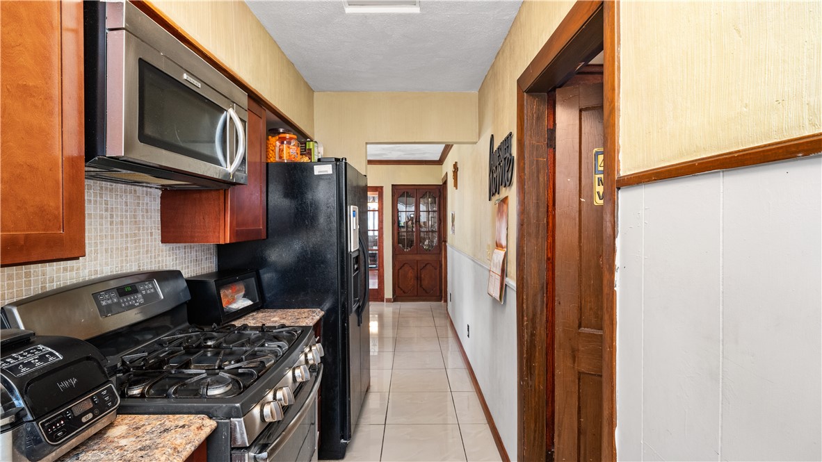 27 Shafter Street Providence, RI 02909 - Photo 15 of 39