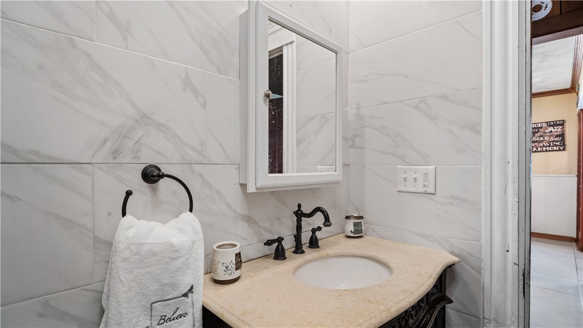 27 Shafter Street Providence, RI 02909 - Photo 19 of 39
