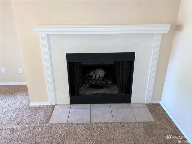 $1,995 | 19230 Forest Park Drive Northeast, Unit K235, Lake Forest Park, WA 98155