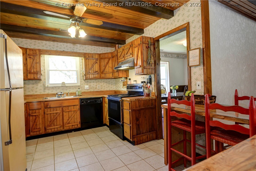 7 Thoroughbred Road Scott Depot, WV 25560 - Photo 6 of 30 Gallery Image 6