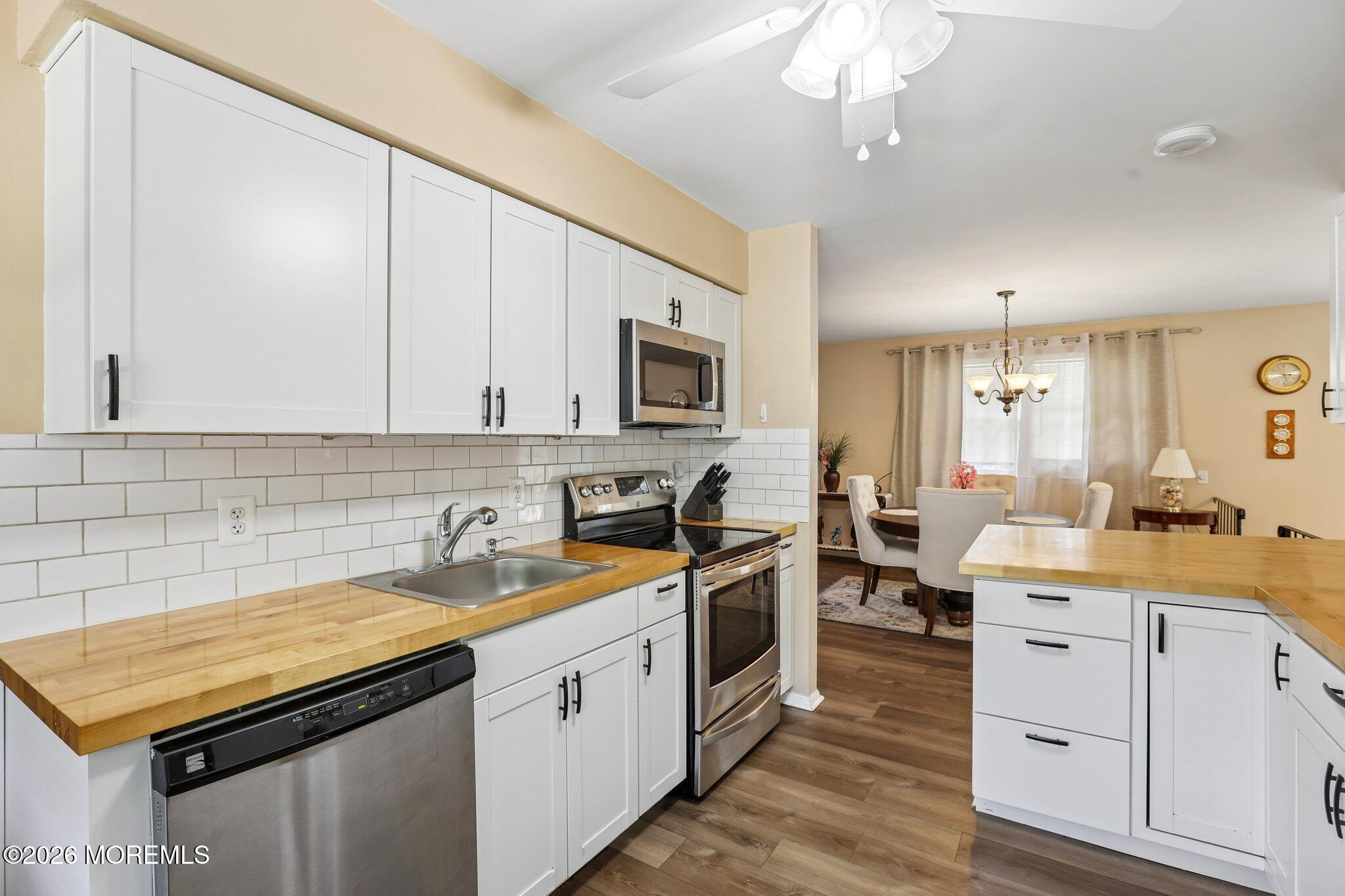 47 Hartford Road Whiting, NJ 08759 - Photo 9 of 27 017