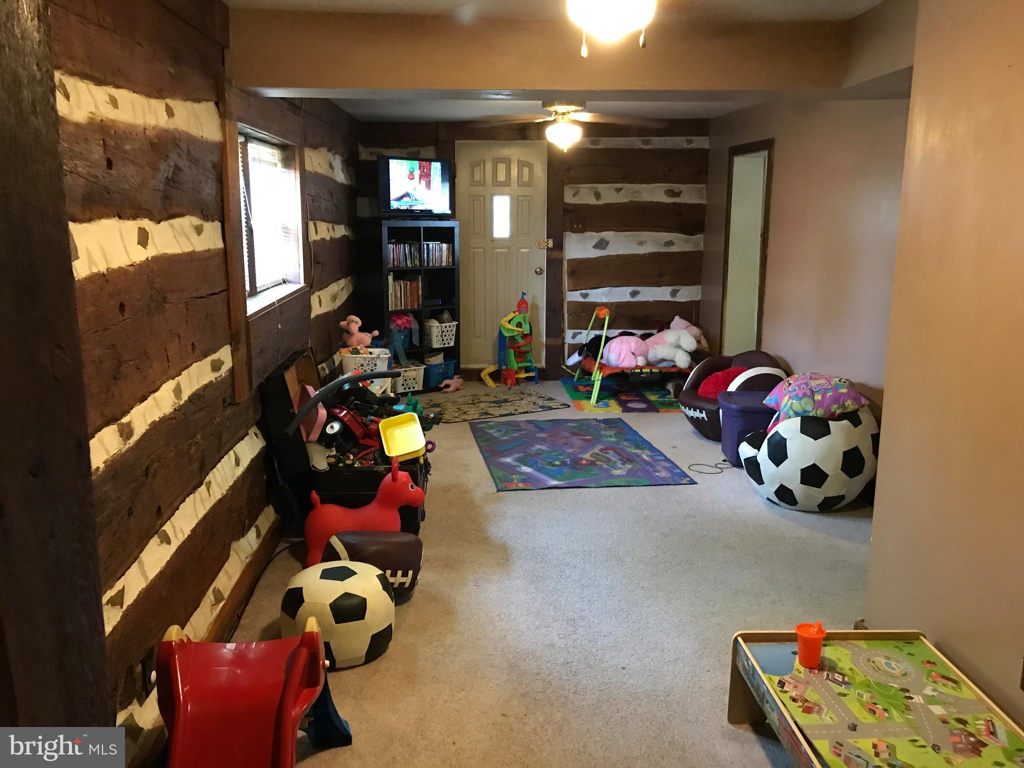 725 Fritztown Road Reading, PA 19608 - Photo 11 of 32