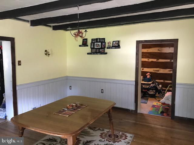 725 Fritztown Road Reading, PA 19608 - Photo 4 of 32