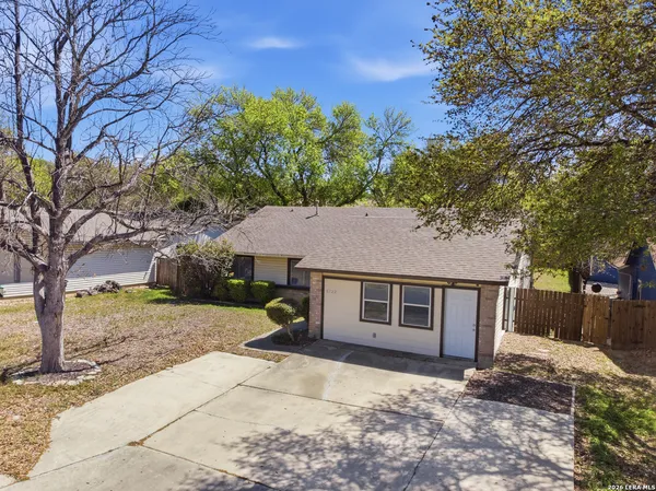 $2,300 | 5722 Misty Glen, San Antonio, TX 78247