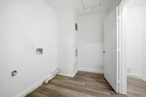 $2,300 | 5722 Misty Glen, San Antonio, TX 78247