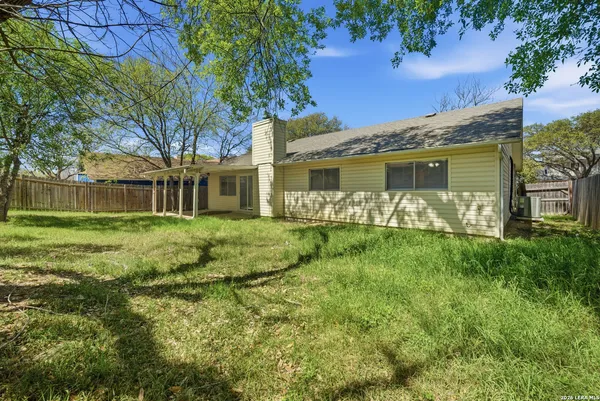 $2,300 | 5722 Misty Glen, San Antonio, TX 78247