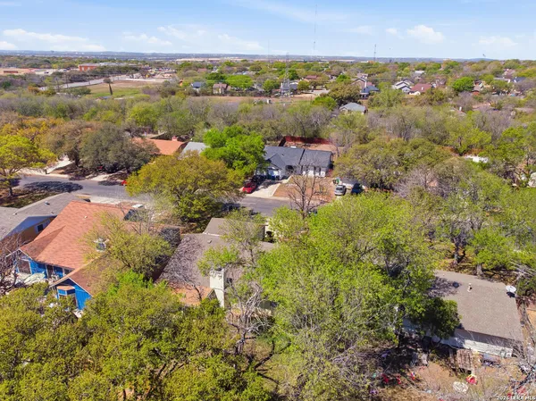 $2,300 | 5722 Misty Glen, San Antonio, TX 78247