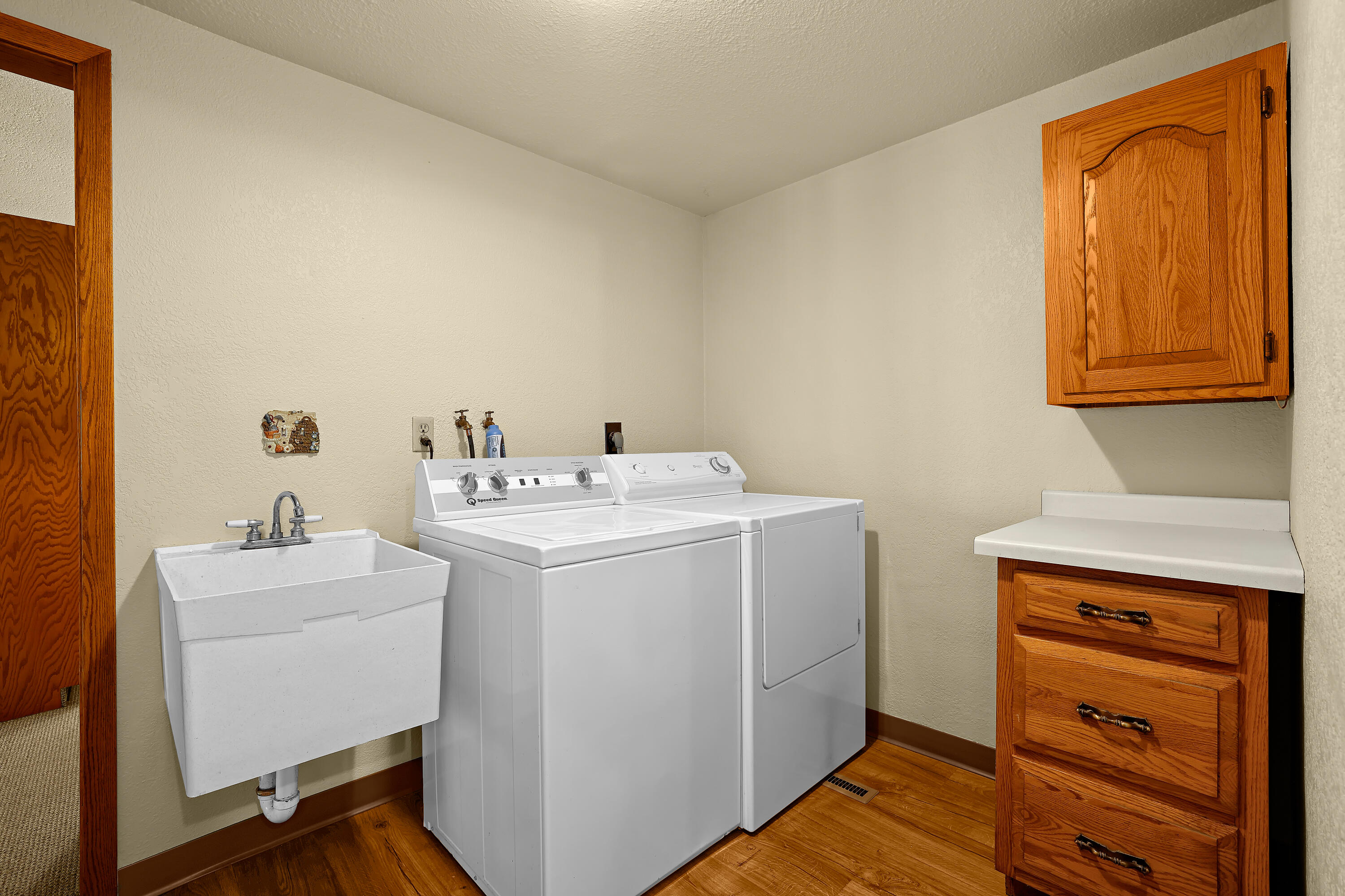 N8083 Amundson Coulee Road Farmington, WI 54636 - Photo 13 of 37 Main flr laundry room