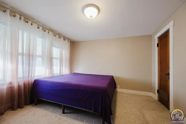 $175,000 | 622 Southwest Lindenwood Avenue, Topeka, KS 66606