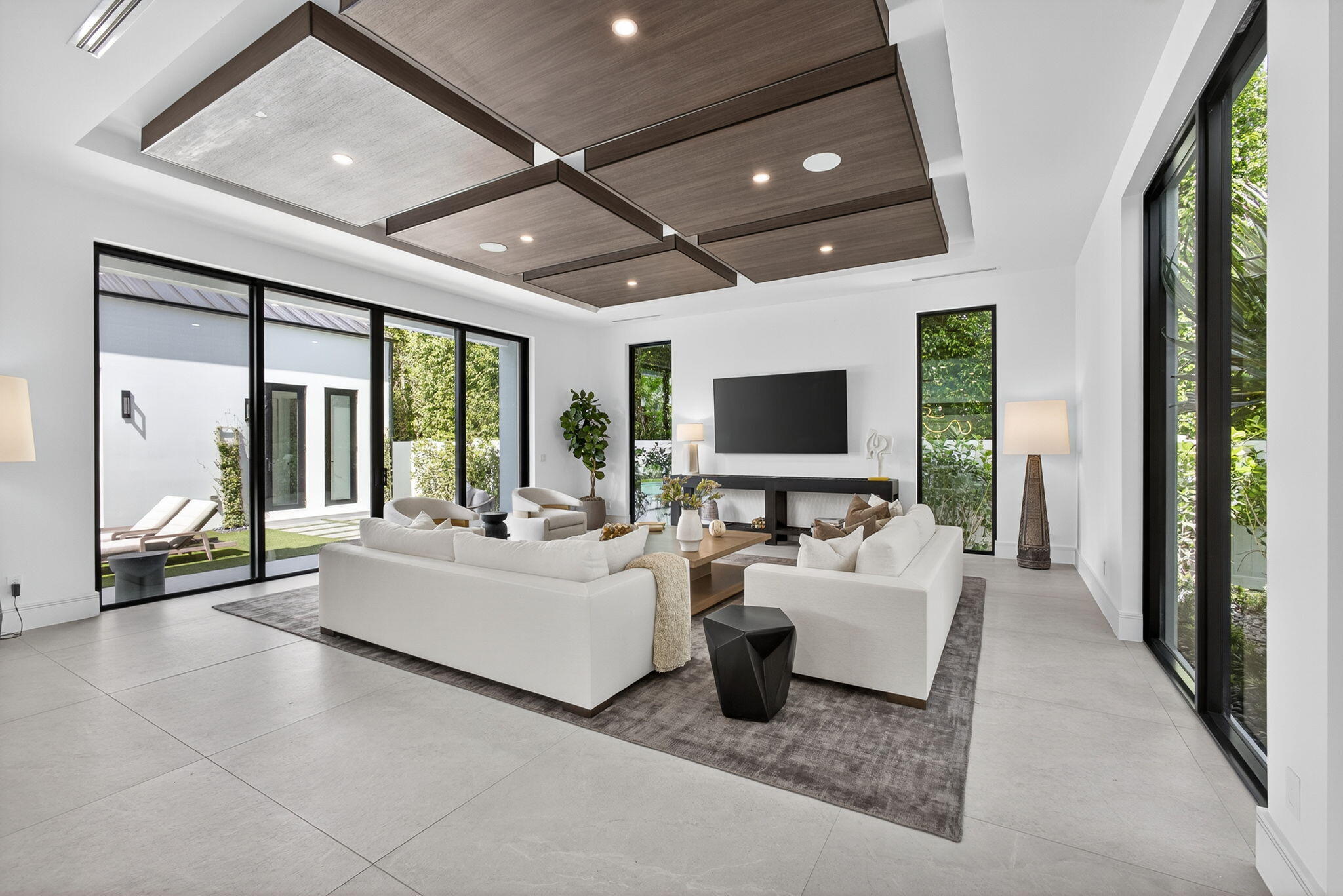 123 Murray Road West Palm Beach, FL 33405 - Photo 9 of 62 Living Room