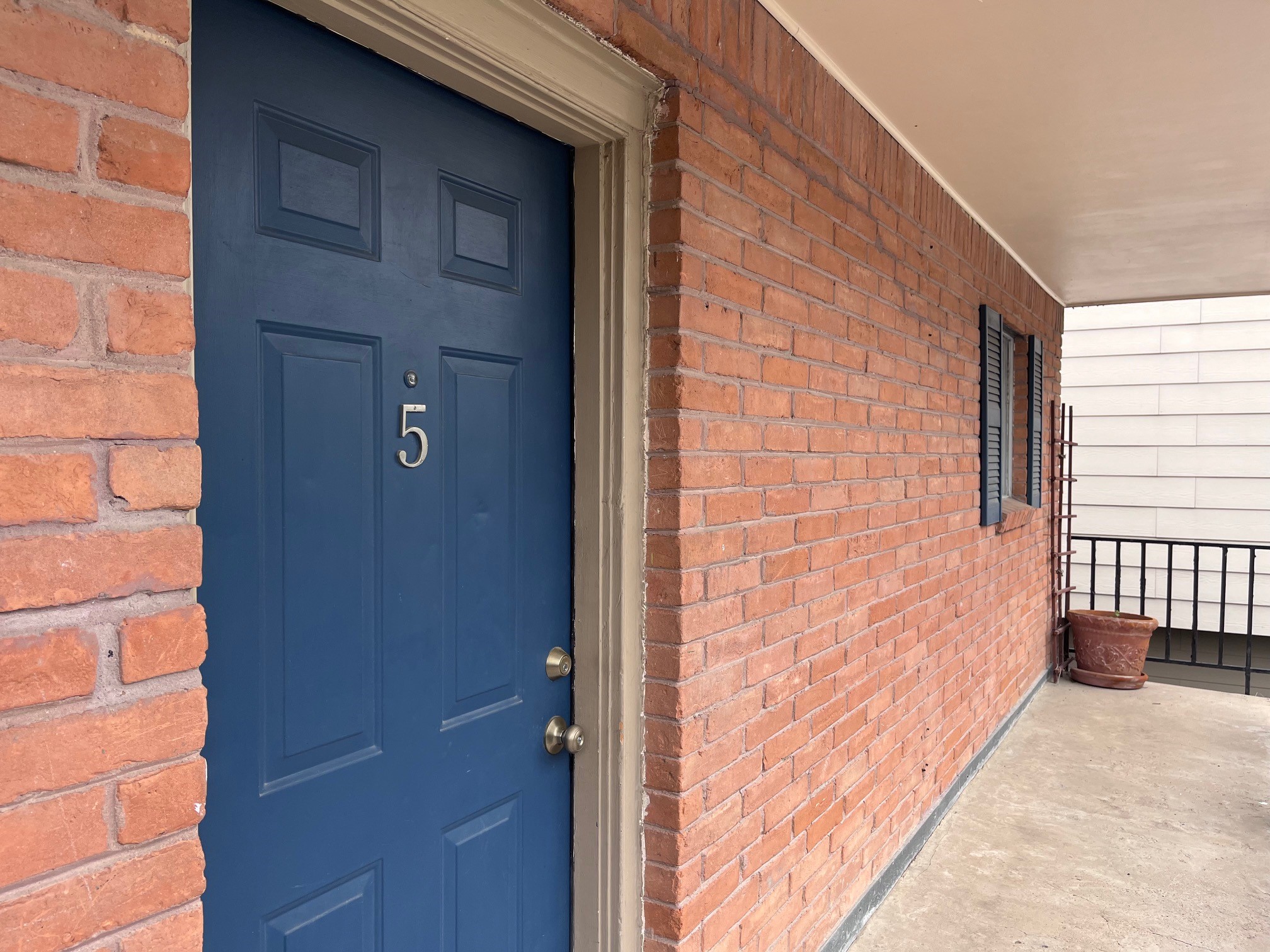4010 Feagan Street, Unit 5 Houston, TX 77007 - Photo 2 of 24 a view of a brick house