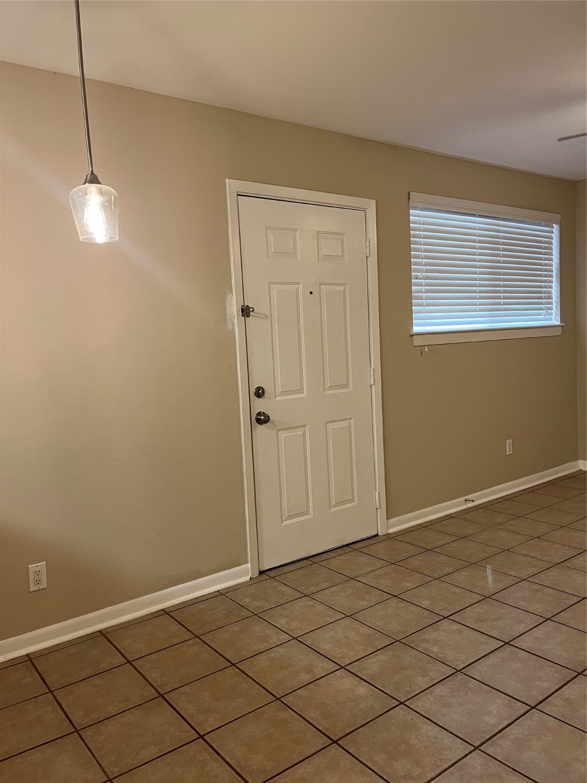 4010 Feagan Street, Unit 5 Houston, TX 77007 - Photo 10 of 24 a view of empty room with wooden floor