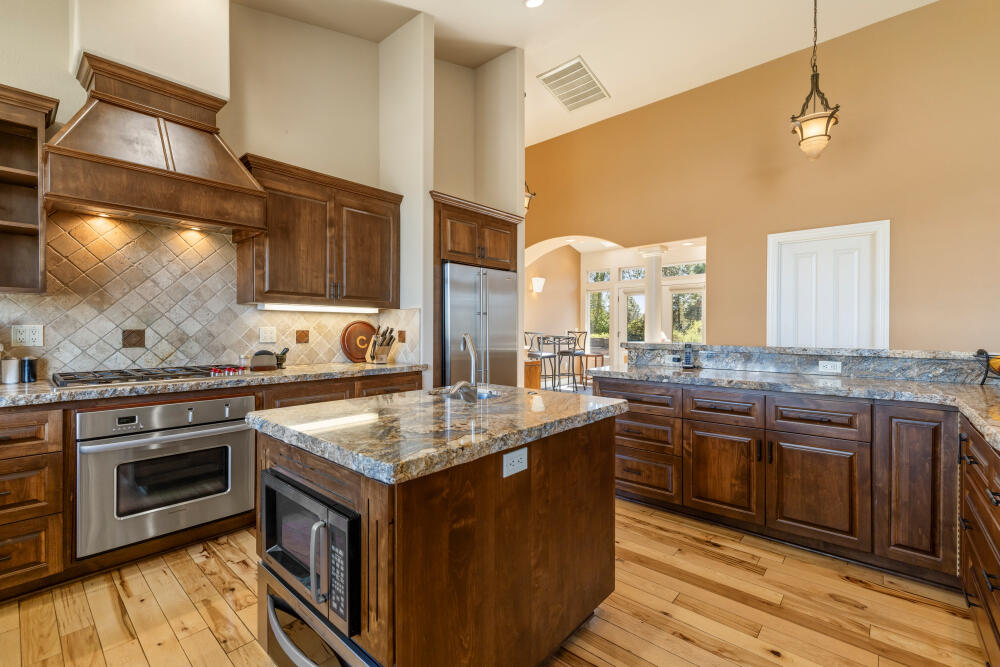 12054 Kestrel Road Klamath Falls, OR 97601 - Photo 23 of 78 Gallery Image 23