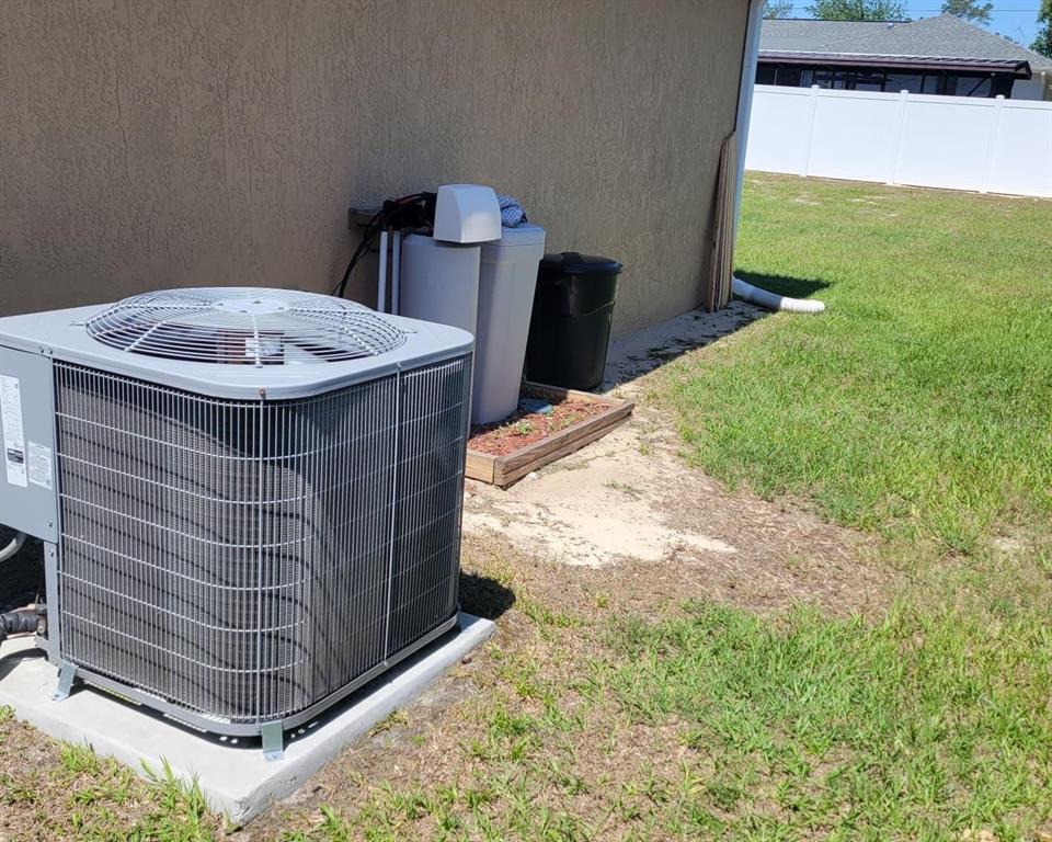 2523 Southwest 147 Place Road Ocala, FL 34473 - Photo 12 of 15 a view of a backyard with door