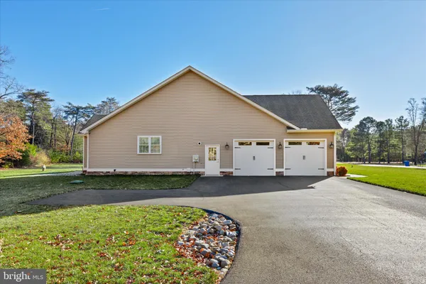 $495,000 | 30814 White Cypress Cove, Laurel, DE 19956