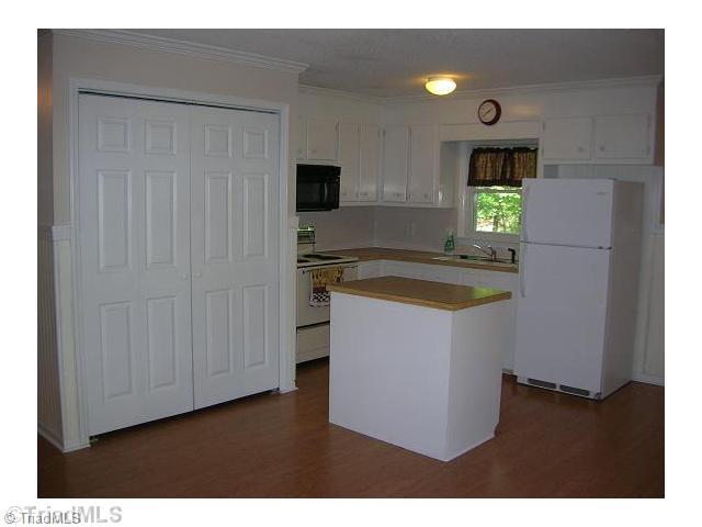 3687 Day Road Walkertown, NC 27051 - Photo 3 of 6 Kitchen.