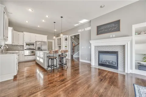 $799,000 | 2844 143rd Terrace, Leawood, KS 66224