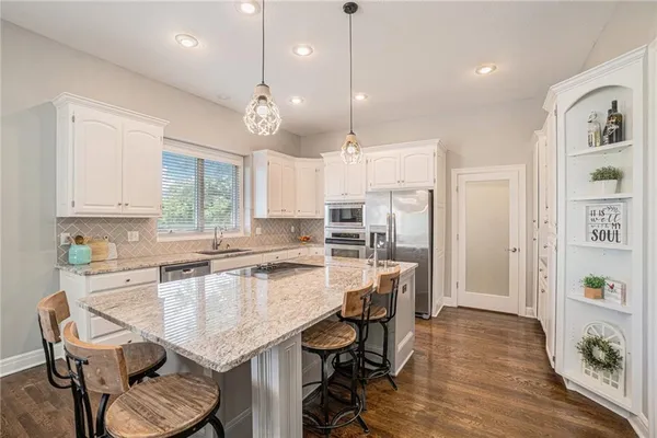 $799,000 | 2844 143rd Terrace, Leawood, KS 66224