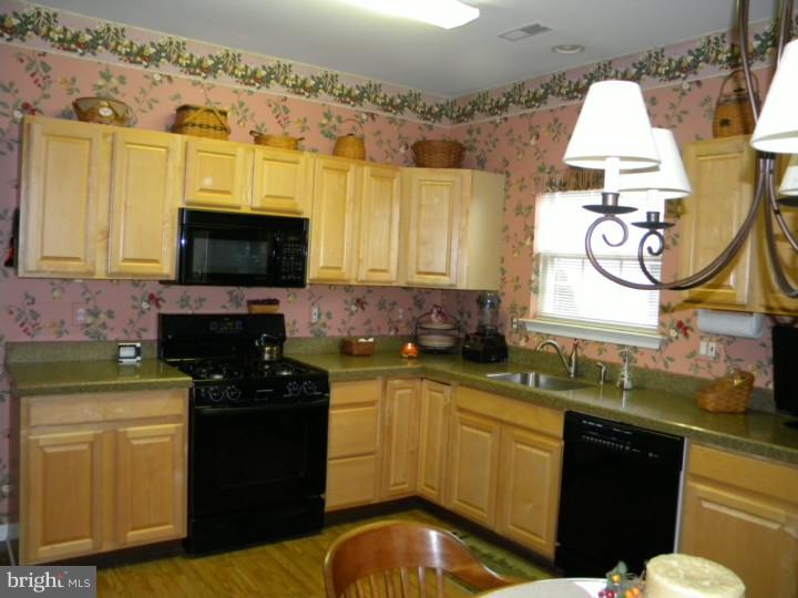 36 Mayfair Road Southampton, NJ 08088 - Photo 2 of 21 Kitchen