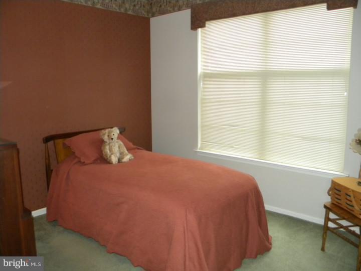 36 Mayfair Road Southampton, NJ 08088 - Photo 10 of 21 Guest Room
