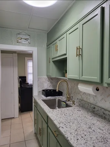 $2,200 | 9 Reeves Street, Unit 1, Worcester, MA 01607