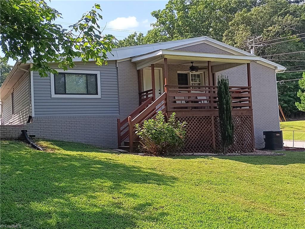 866 Mountain Road Asheboro, NC 27205 - Photo 11 of 50 Back Porch