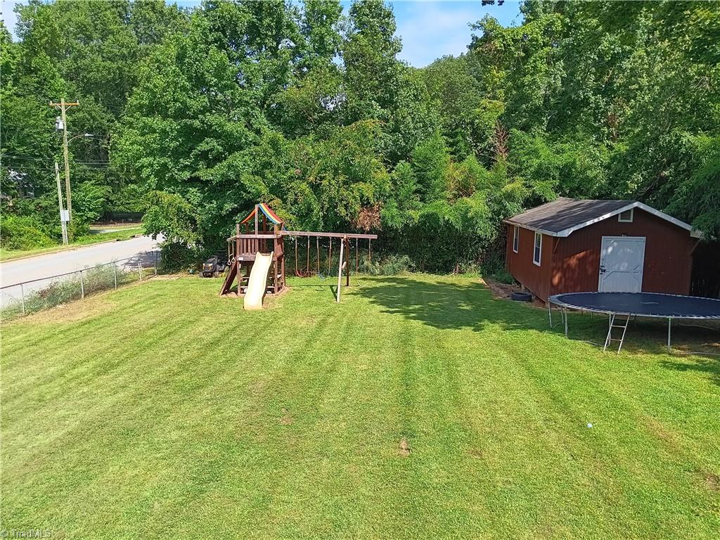866 Mountain Road Asheboro, NC 27205 - Photo 15 of 50 fenced backyard