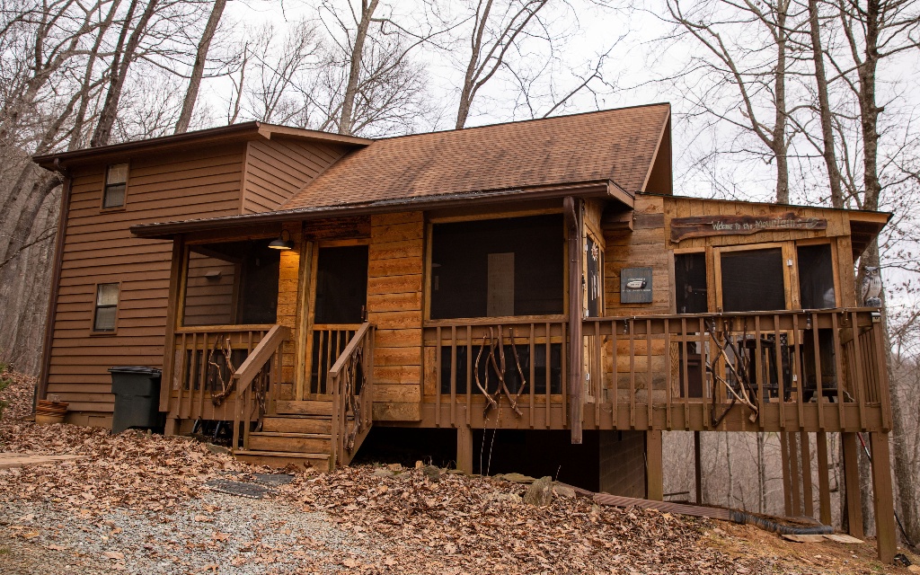 96 Indigo Ridge Murphy, NC 28906 - Photo 1 of 26 a front view of a house with a balcony