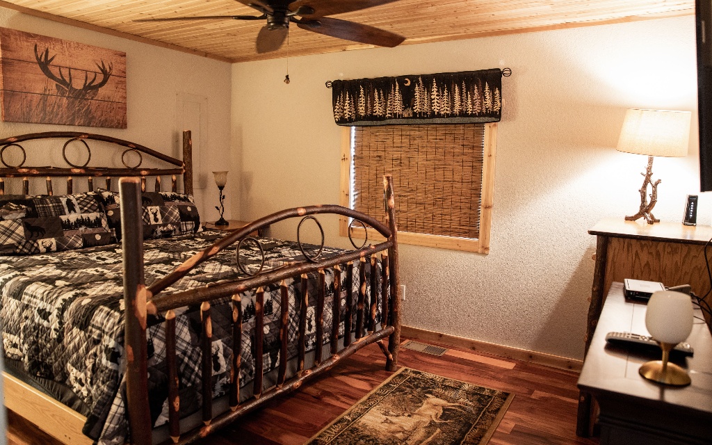 96 Indigo Ridge Murphy, NC 28906 - Photo 16 of 26 a view of a balcony with wooden floor
