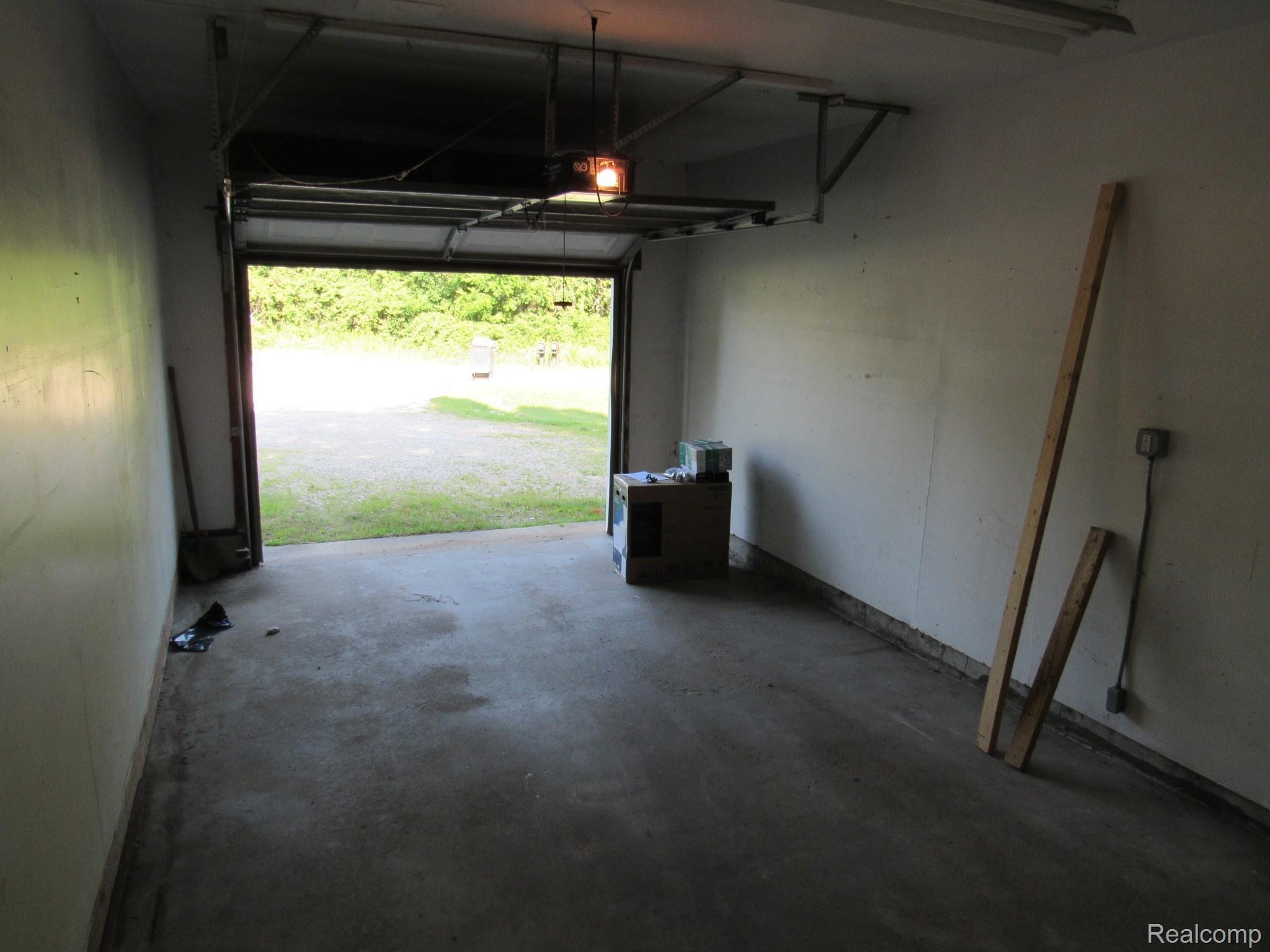 7493 Pinckney Road Pinckney, MI 48169 - Photo 32 of 32 IMG_2832.JPG