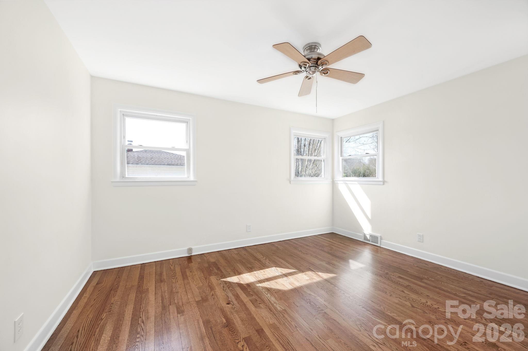 8 North Pershing Road Asheville, NC 28805 - Photo 14 of 28