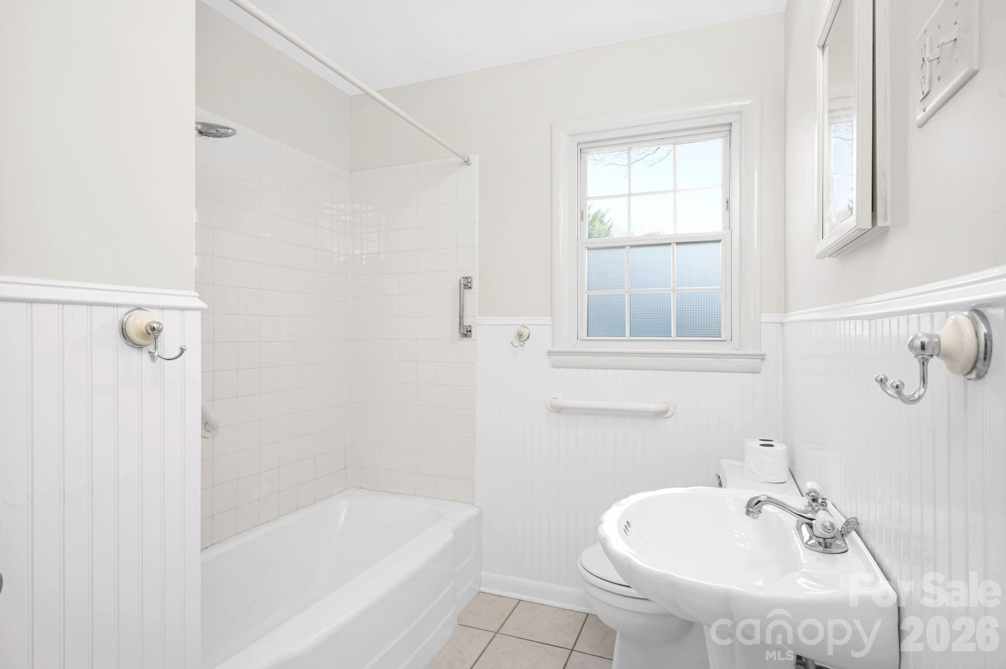 8 North Pershing Road Asheville, NC 28805 - Photo 17 of 28