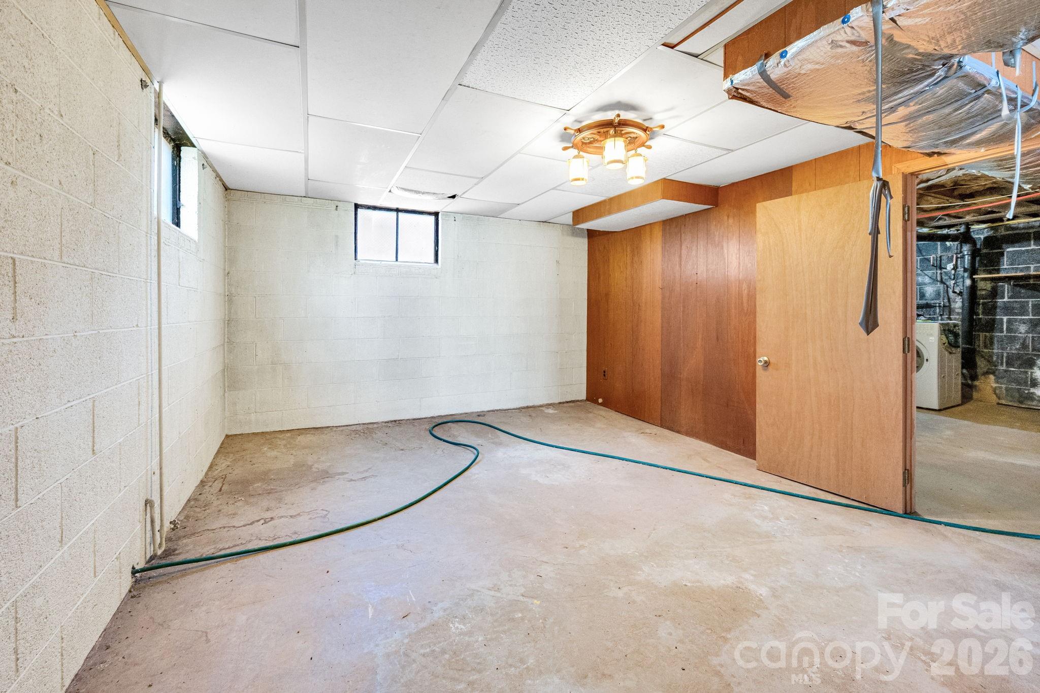 8 North Pershing Road Asheville, NC 28805 - Photo 20 of 28