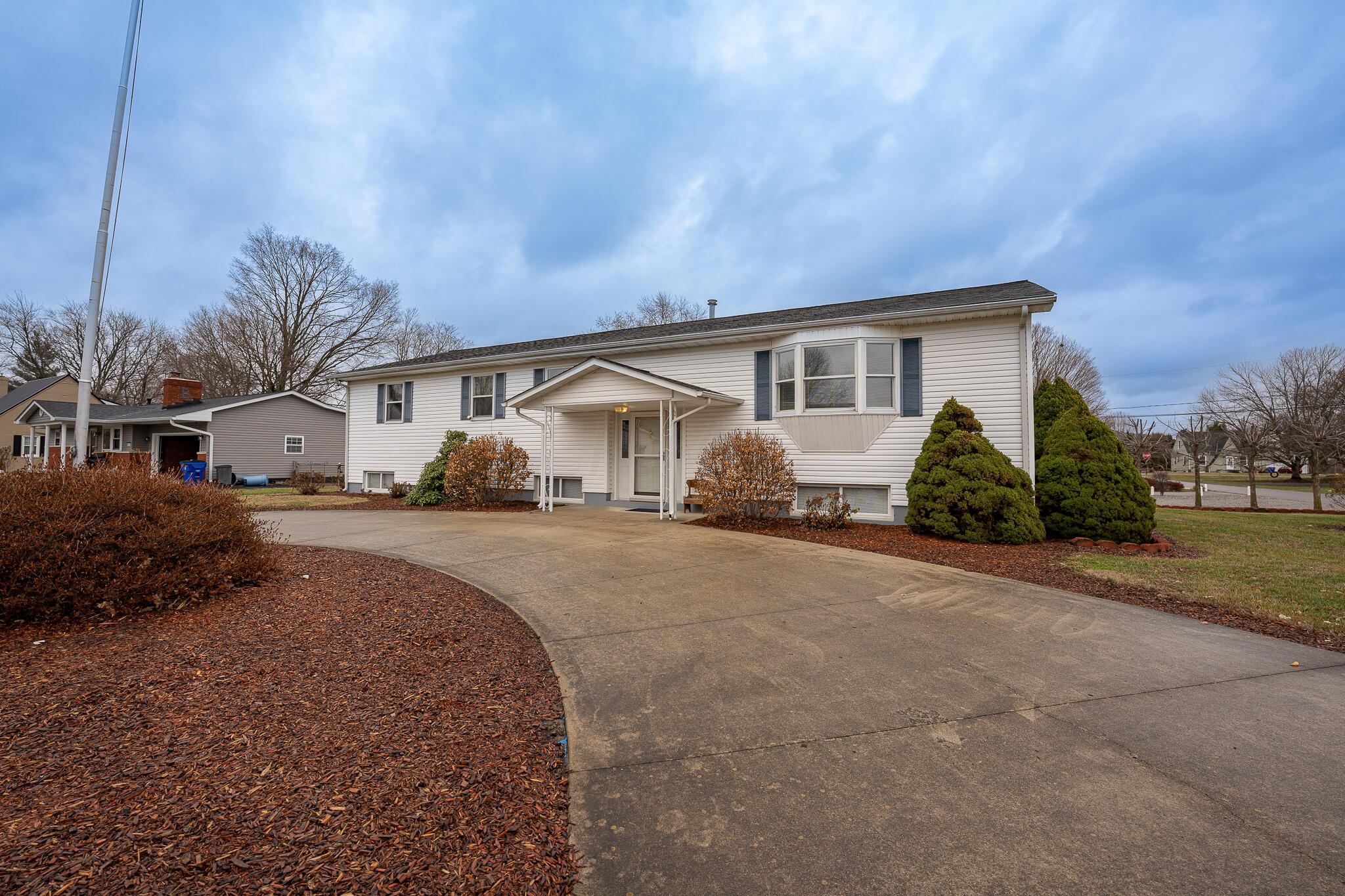 360 Midland Road Chillicothe, OH 45601 - Photo 2 of 68 1-51