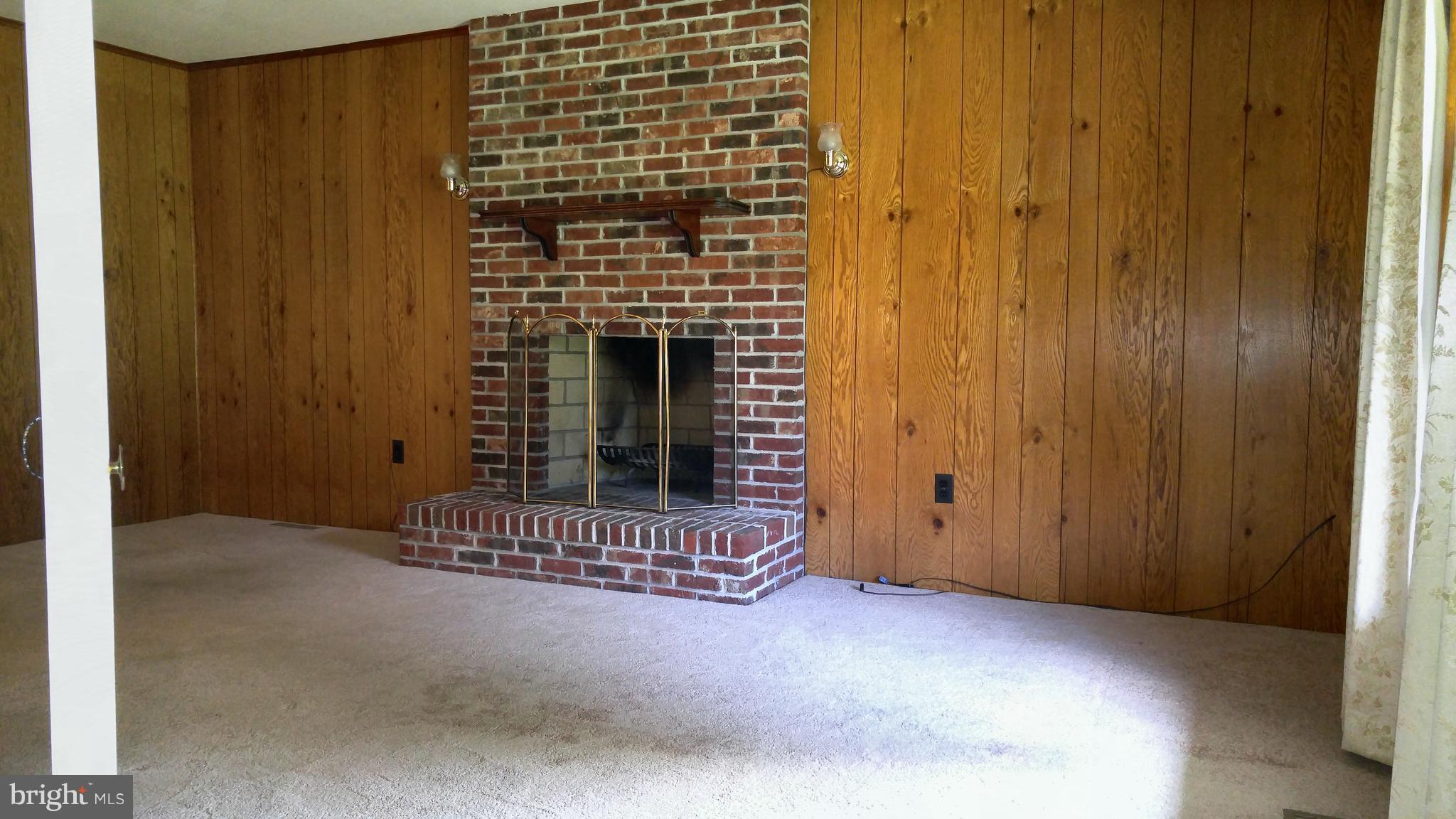 14011 Foxland Road Phoenix, MD 21131 - Photo 8 of 26 Family Room