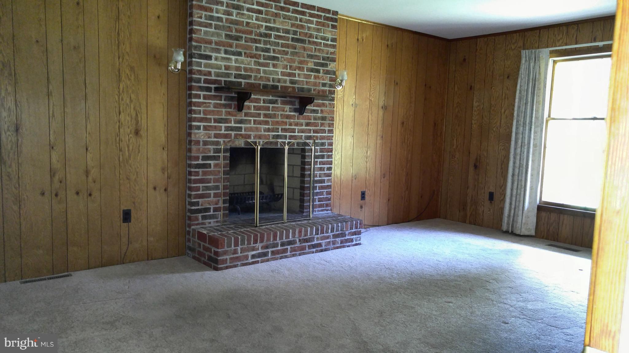 14011 Foxland Road Phoenix, MD 21131 - Photo 9 of 26 Family Room