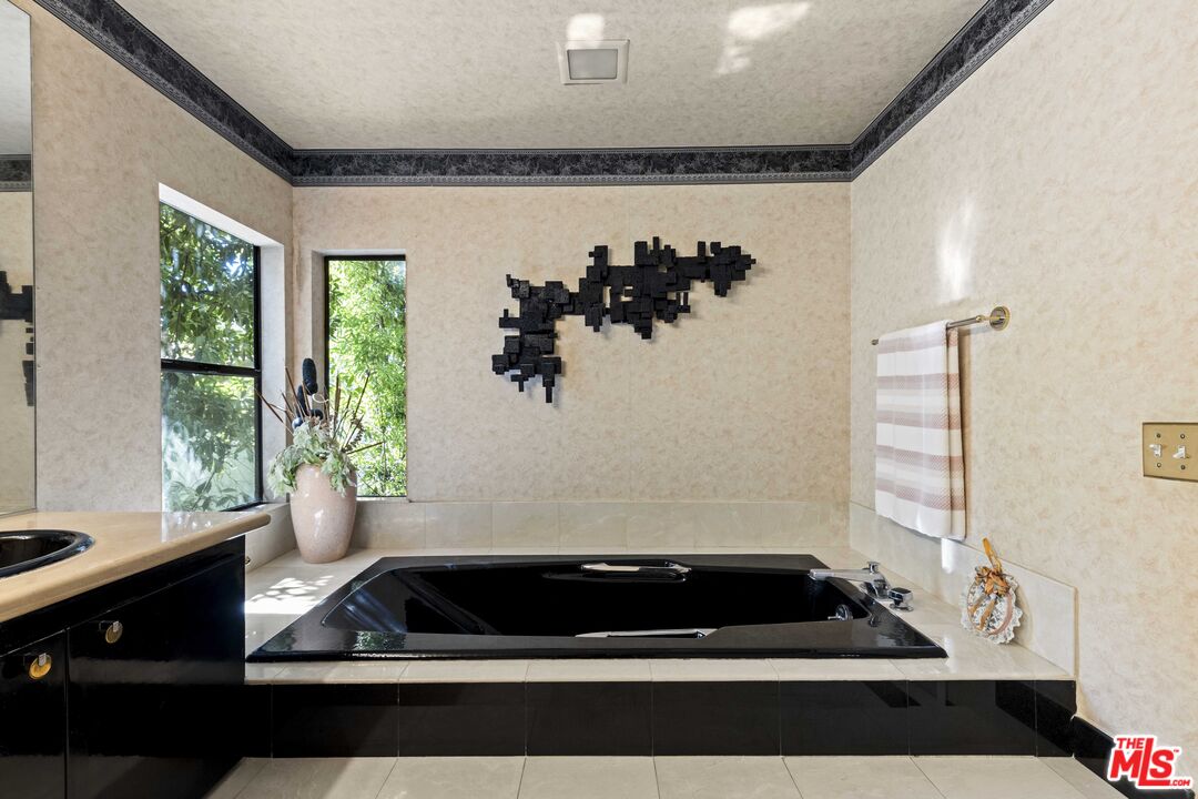 3275 Buckingham Road Glendale, CA 91206 - Photo 23 of 33