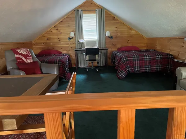 a view of livingroom with furniture