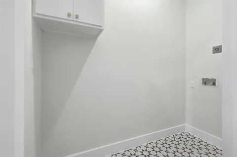 $876,000 | 1525 Caywood Lane, Unit D, Houston, TX 77055