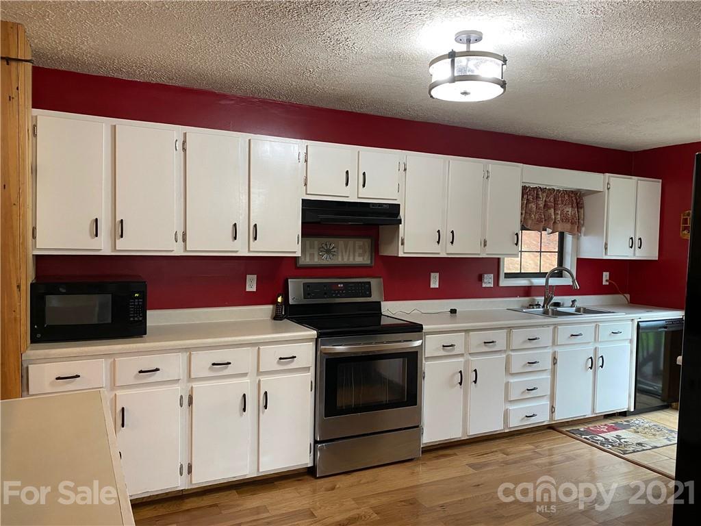 2475 Christopher Road Morganton, NC 28655 - Photo 1 of 23 Gallery Image 1