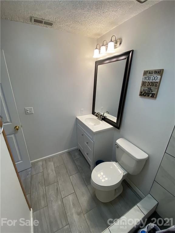 2475 Christopher Road Morganton, NC 28655 - Photo 17 of 23 Gallery Image 17