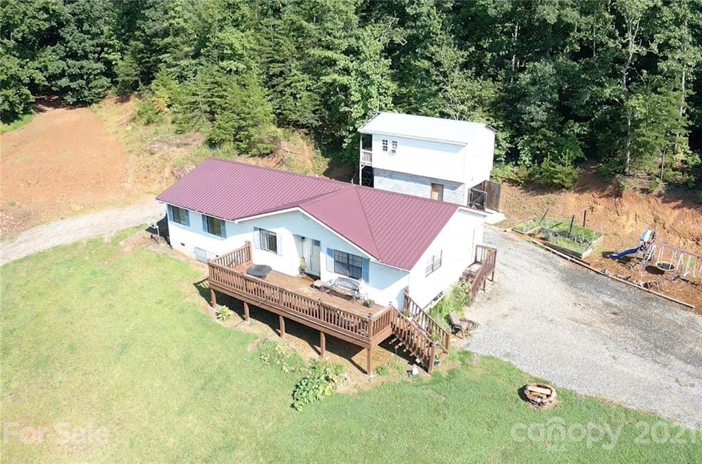 2475 Christopher Road Morganton, NC 28655 - Photo 3 of 23 Gallery Image 3