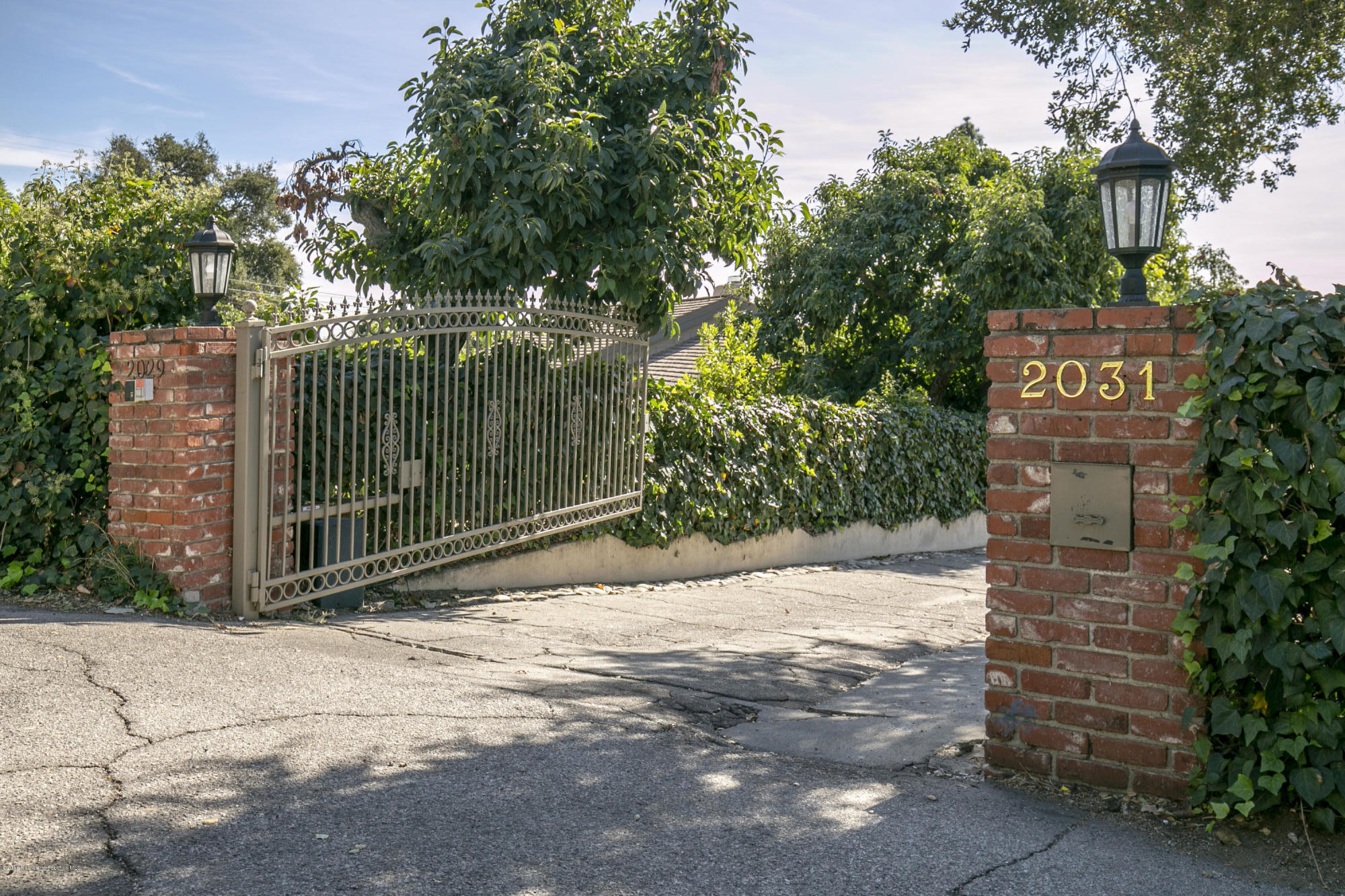 2031 Windover Road Pasadena, CA 91107 - Photo 48 of 56 a view of sign board