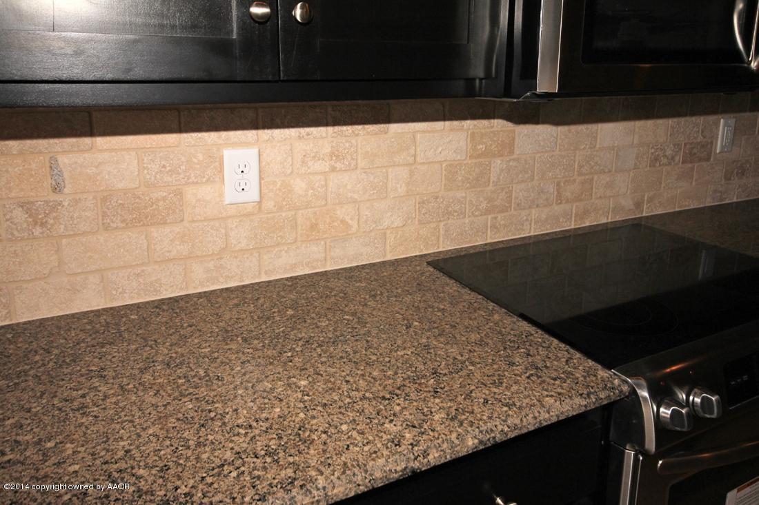 15313 South Dowell Road Amarillo, TX 79119 - Photo 13 of 47 Kitchen Backsplash