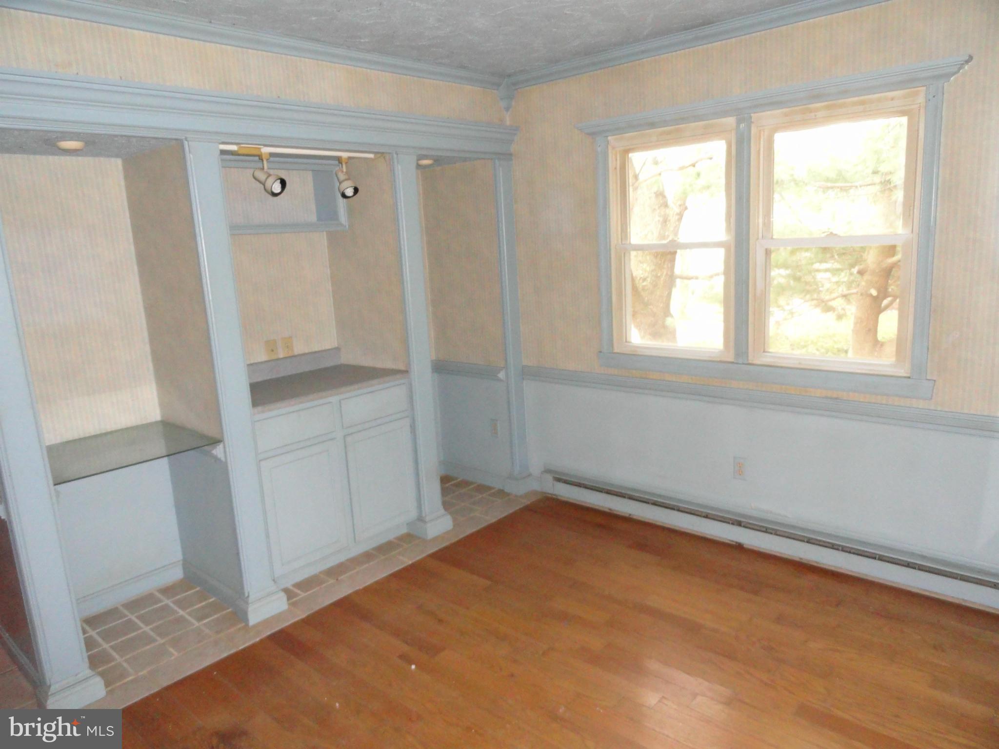 4958 Ridge Road Chesapeake Beach, MD 20732 - Photo 4 of 8 Living Room