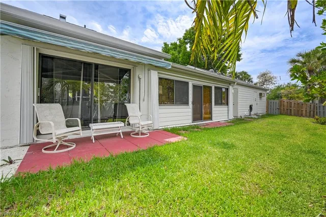 $6,300 | 878 Meadowland Drive, Unit 4, Naples, FL 34108