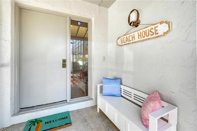 $6,300 | 878 Meadowland Drive, Unit 4, Naples, FL 34108