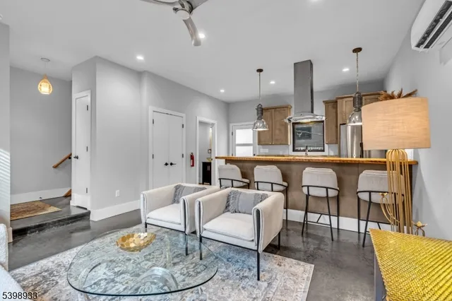 $3,200 | 10 McCready's Alley, Lambertville, NJ 08530