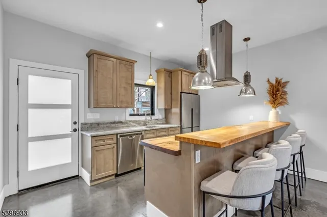 $3,200 | 10 McCready's Alley, Lambertville, NJ 08530