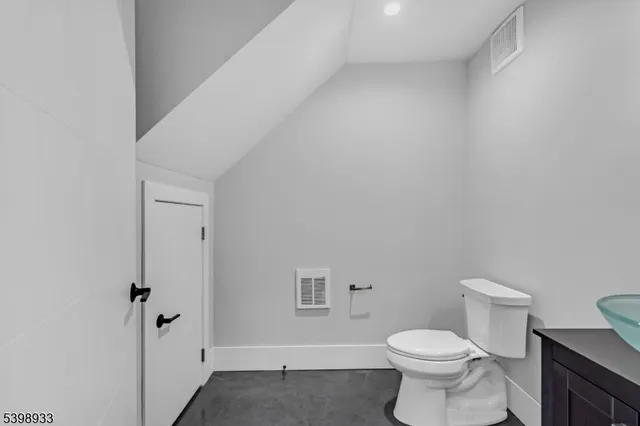 $3,200 | 10 McCready's Alley, Lambertville, NJ 08530